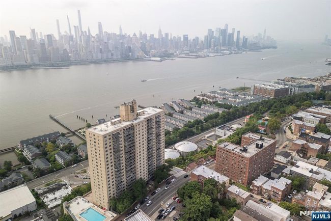 6600 Kennedy Blvd E, House attached with 4 bedrooms, 3 bathrooms and null parking in West New York NJ | Image 11