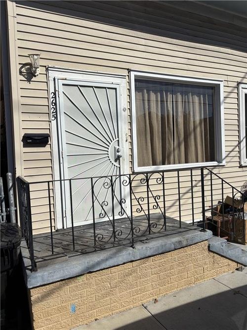 2625 Urquhart St, New Orleans, LA, 70117-7142 | Card Image