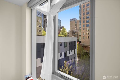 808-800 Columbia St, Seattle, WA, 98104-2488 | Card Image