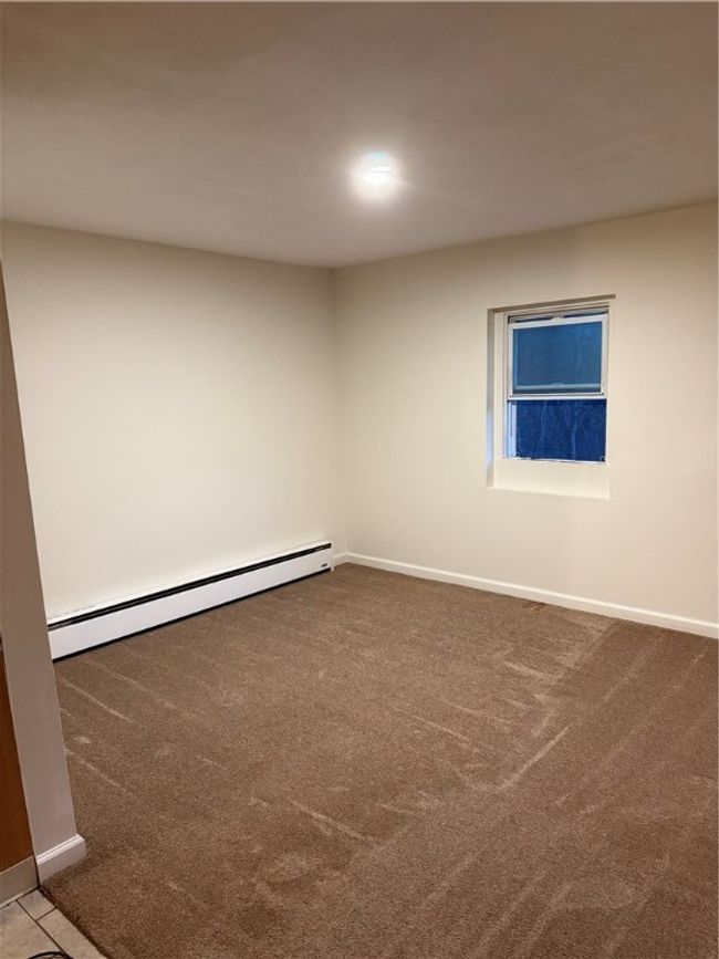 APARTMENT ABOVE GARAGE, 1 BED, ONE BATH | Image 41