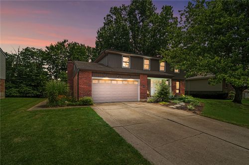 10816 Wengate Ln, Blue Ash, OH, 45241-2937 | Card Image