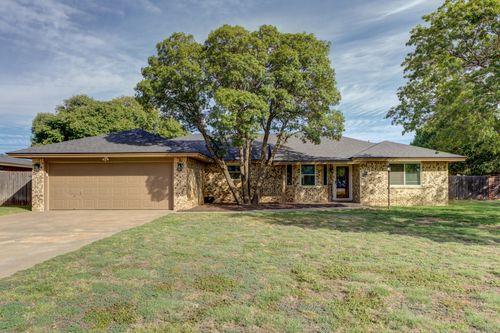 822 7th St, Wolfforth, TX, 79382-2932 | Card Image