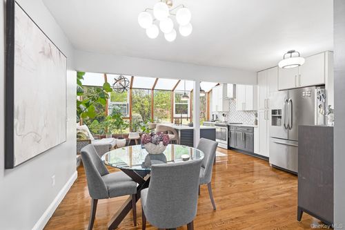 87 Lakeview Ave, Hartsdale, NY, 10530-2530 | Card Image