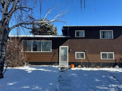 2028 43 St Se, Calgary, AB, T2B1H3 | Card Image