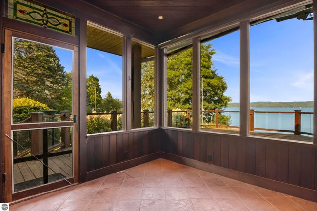 12305 3 Rd St, House other with 5 bedrooms, 4 bathrooms and null parking in Kewadin MI | Image 19