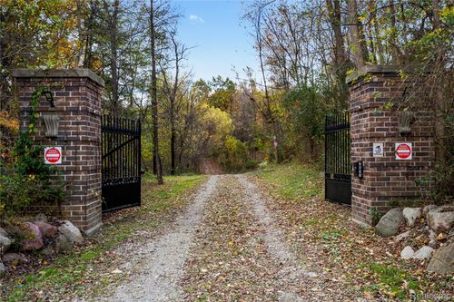 2631 Lakeville Rd, Oxford, MI, 48370-2427 | Card Image