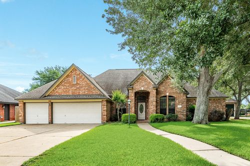 251 Chestnut St, Lake Jackson, TX, 77566-5555 | Card Image