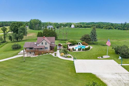 17111 Kvitek Road, COOPERSTOWN, WI, 54227 | Card Image