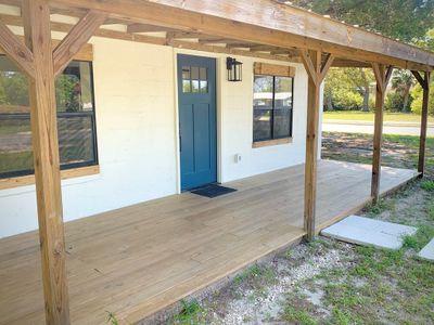 302 Nw 9th St, House other with 2 bedrooms, 1 bathrooms and null parking in Carrabelle FL | Image 2