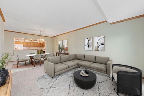 206-8121 34th Ave S, Bloomington, MN, 55425-1646 | Card Image