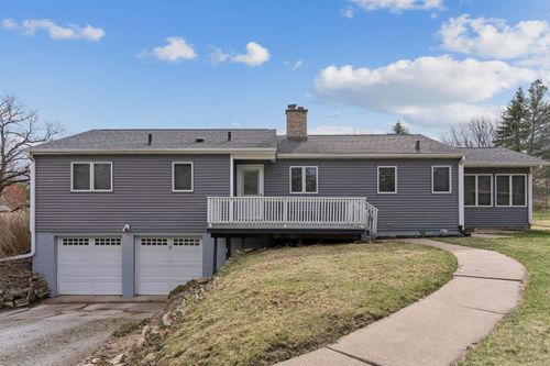 2610 Mcclain Dr, Cedar Falls, IA, 50613-5646 | Card Image