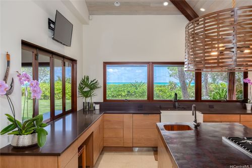 376 Dune Cir, Kailua, HI, 96734-2139 | Card Image