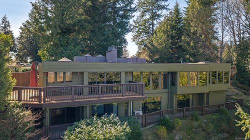 2340 Spring Rd, Campbell River, BC, V9W5K8 | Card Image