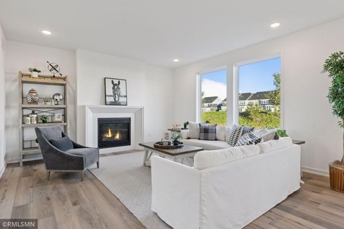 10157 Blackmoor Rd, Woodbury, MN, 55129-5741 | Card Image