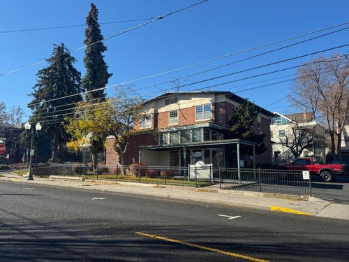 303 Pine St, Klamath Falls, OR, 97601-6365 | Card Image