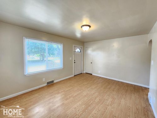 201 E Stewart St, Owosso, MI, 48867-4561 | Card Image