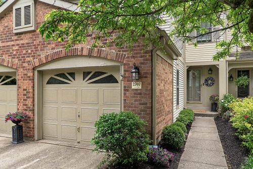 2707 Leatherwood Ct, Crestview Hills, KY, 41017-2273 | Card Image