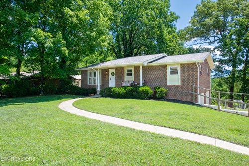 228 Tennessee Cir, Seymour, TN, 37865-5712 | Card Image