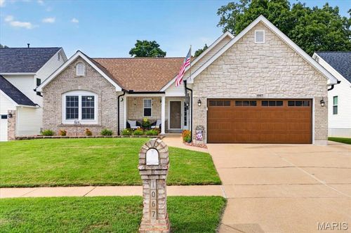 1067 Autumn Oaks Dr, Imperial, MO, 63052-3454 | Card Image