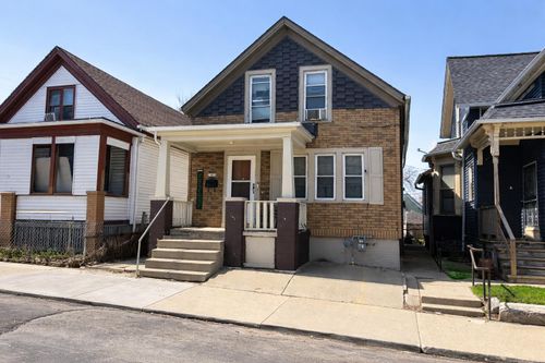 1425 N 24th Pl, Milwaukee, WI, 53205-1801 | Card Image