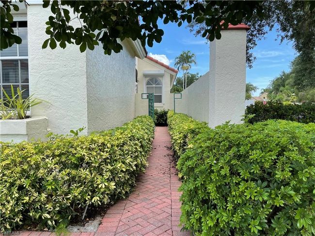 5950 Almaden Dr, House other with 3 bedrooms, 2 bathrooms and null parking in Naples FL | Image 6