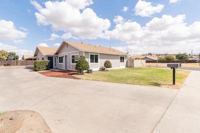 900 La Vida Lane, House other with 4 bedrooms, 2 bathrooms and null parking in Porterville CA | Image 1