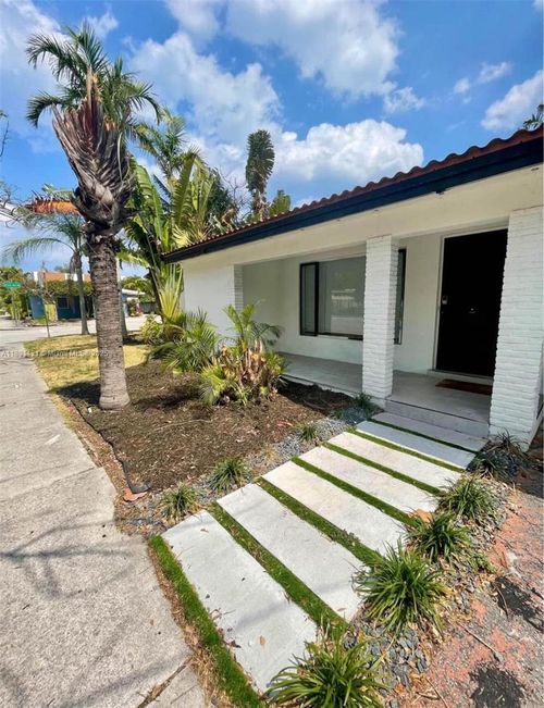 1760 Ne 13th St, Fort Lauderdale, FL, 33304-1846 | Card Image