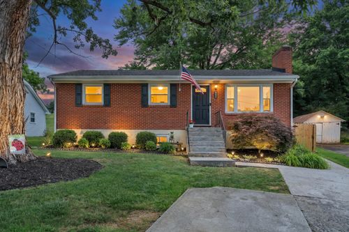 950 Palmer Ave, Salem, VA, 24153-4871 | Card Image