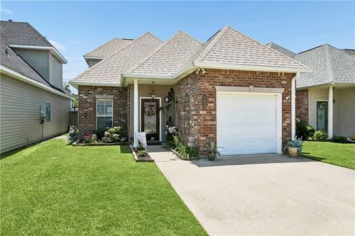 189 Emerald Oaks Dr, Covington, LA, 70433-5052 | Card Image