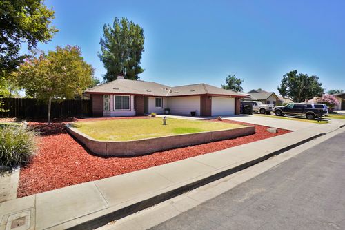 2475 Santa Lucia Ct, Hanford, CA, 93230-1296 | Card Image