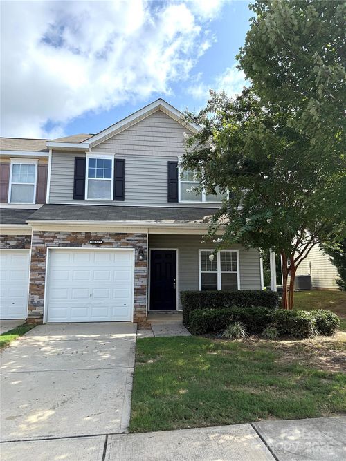 10577 Bunclody Dr, Charlotte, NC, 28213-0215 | Card Image