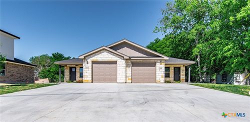 2351A S Wall St, Belton, TX, 76513-6490 | Card Image