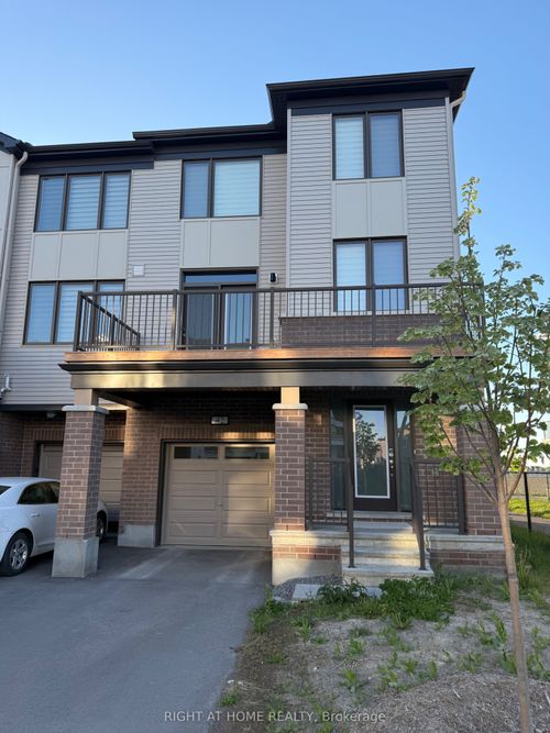 42 Stitch Mews, Richmond, ON, K0A2Z0 | Card Image