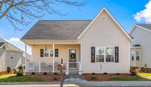 612 Stratford Ave, Sweetwater, TN, 37874-2341 | Card Image