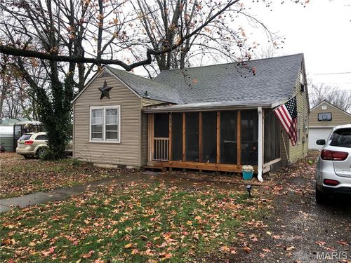 811 Evergreen St, Saint James, MO, 65559-1029 | Card Image