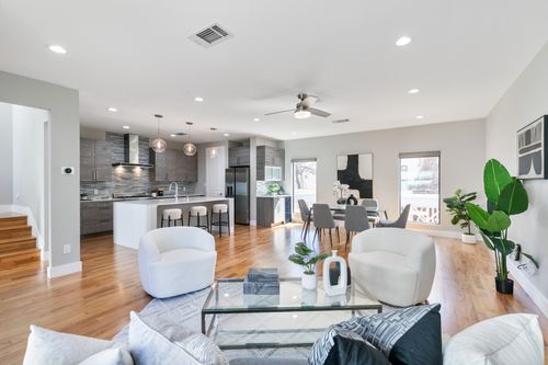 4-1921 California Dr, Dallas, TX, 75204-4610 | Card Image