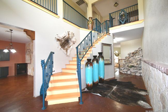 8389 E Loop 1604 S, House other with 5 bedrooms, 5 bathrooms and null parking in Adkins TX | Image 7