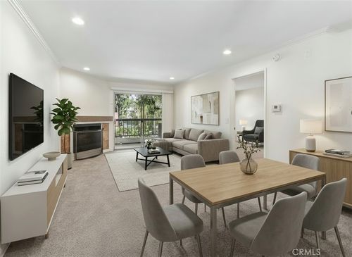 209-5535 Canoga, Woodland Hills, CA, 91367 | Card Image