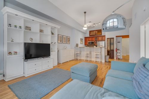 c413-518 Gregory Ave, Weehawken, NJ, 07086-5706 | Card Image