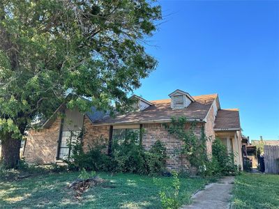 2429 Limestone Drive, Townhouse with 3 bedrooms, 2 bathrooms and null parking in Arlington TX | Image 1