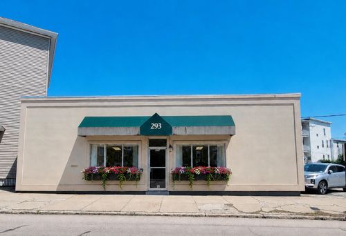 293 Amory St, Manchester, NH, 03102-3561 | Card Image