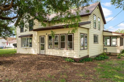 402 Brodhead St, Mazomanie, WI, 53560-9591 | Card Image