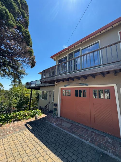 240 Alexander St, Crockett, CA, 94525-1504 | Card Image