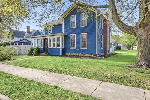 725 W South Street, Oconomowoc, WI, 53066 | Card Image