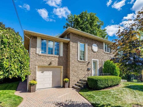 7 Lochway Crt, Etobicoke, ON, M9B4G6 | Card Image