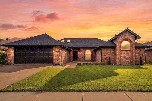 3425 Dorchester Dr, Bedford, TX, 76021-2913 | Card Image