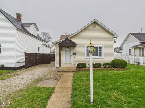 709 S A St, Elwood, IN, 46036-1930 | Card Image