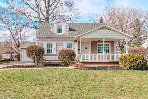 29613 Sylvan Dr, Willowick, OH, 44095-4511 | Card Image