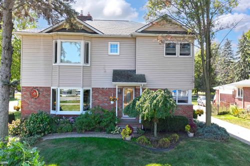 28900 S River Rd, Harrison Township, MI, 48045-3020 | Card Image