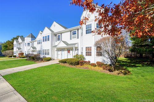 48 Victorian Ln, Medford, NY, 11763-2577 | Card Image